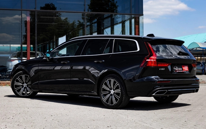 Volvo V60 cena 86900 przebieg: 130086, rok produkcji 2018 z Swarzędz małe 781